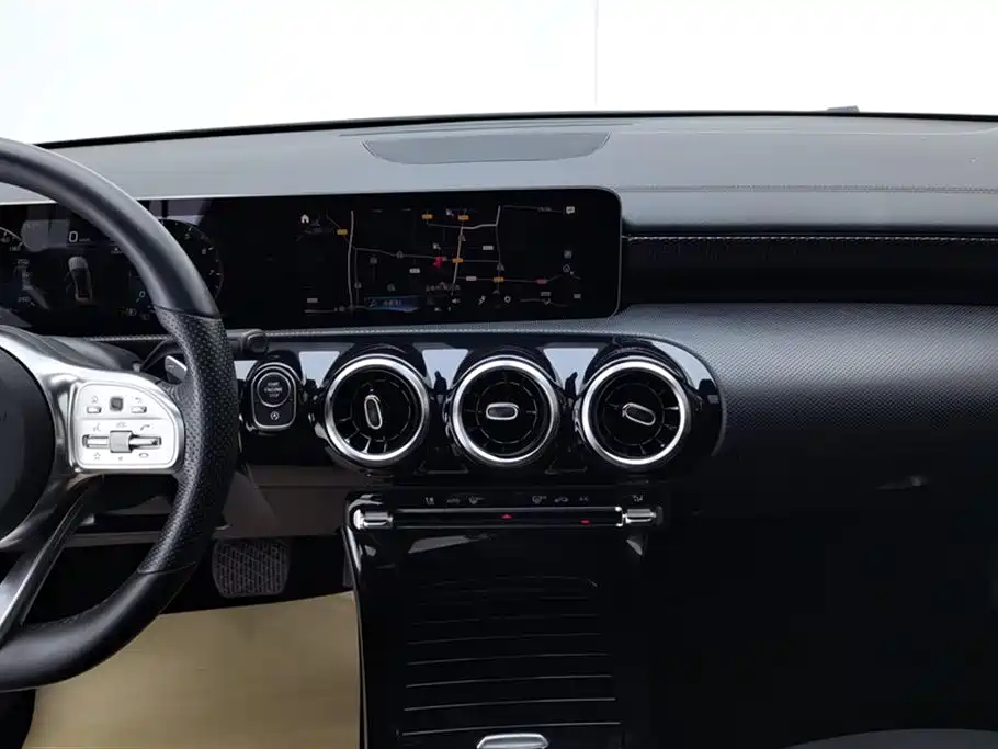 Mercedes-Benz A-Class 2019 — фото 13