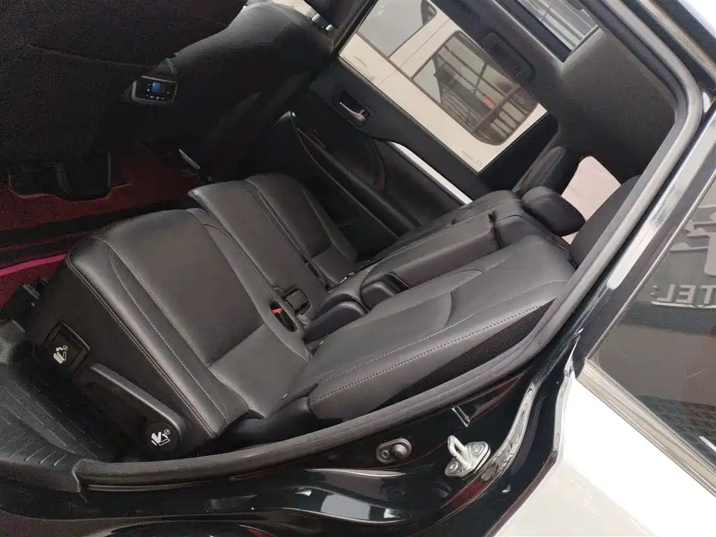 Toyota Highlander 2019 — фото 17