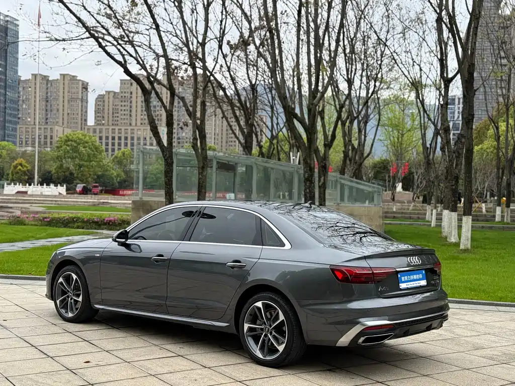 Audi A4L 2022 — фото 18