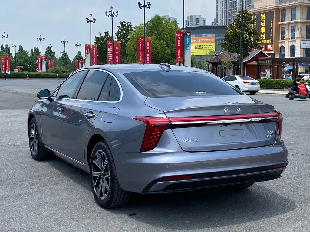 Hongqi H5 PHEV 2026 — фото 8