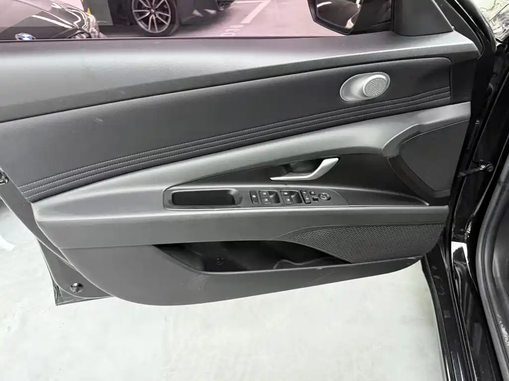 Hyundai Elantra 2023