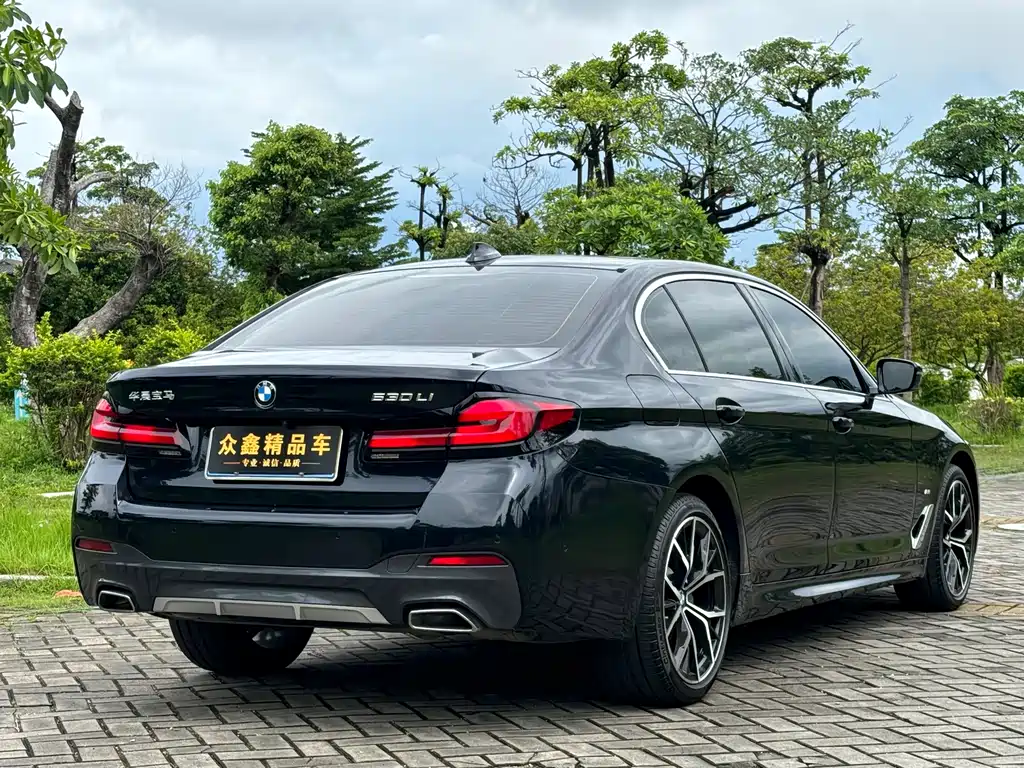 BMW 5 Series 2022 — фото 13