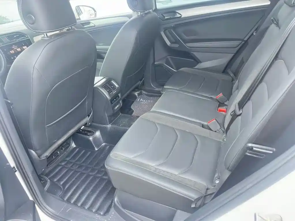 Volkswagen Tiguan L 2020 — фото 10
