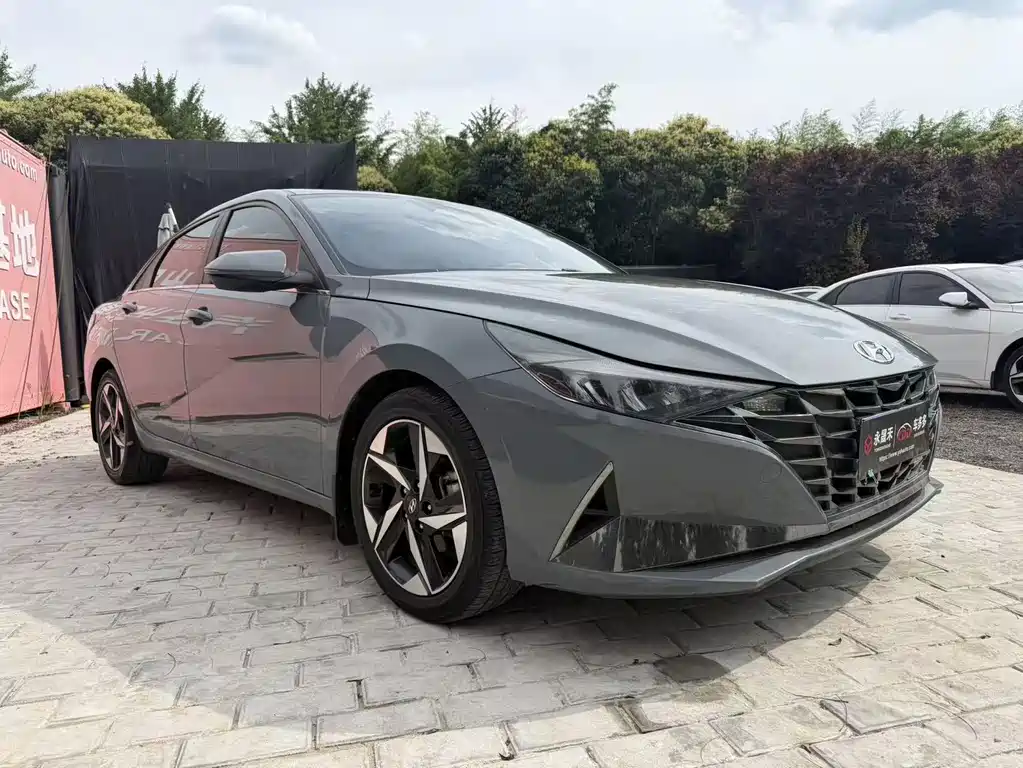 Hyundai Elantra 2021 — фото 3