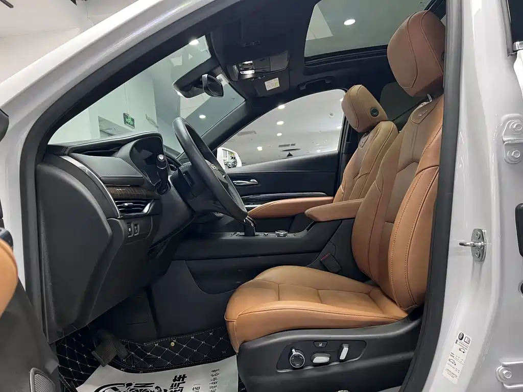 Cadillac XT4 2022 — фото 10