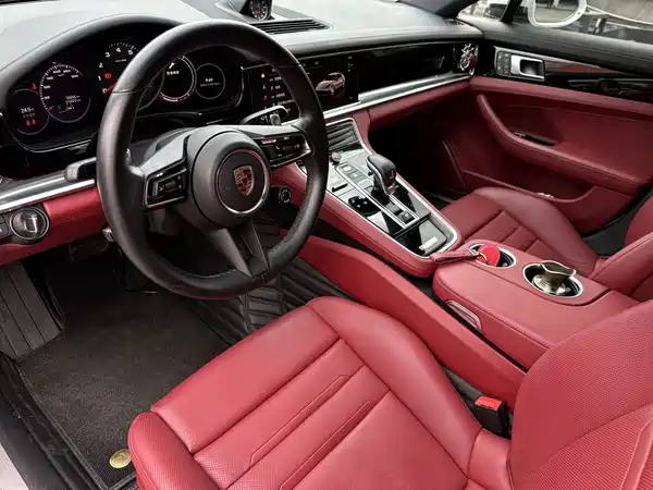 Porsche Panamera 2023