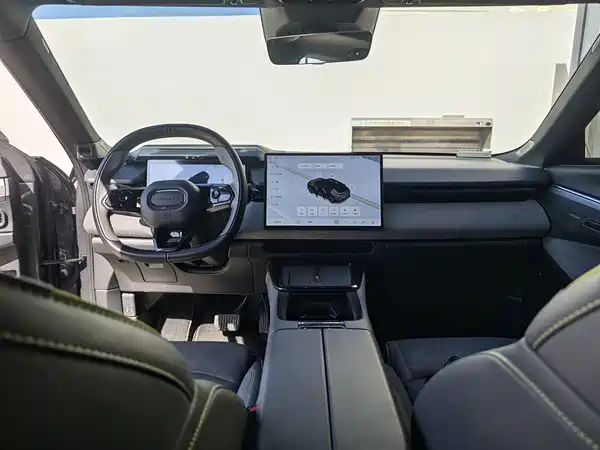 Lynk & Co 08 EM-P 2024