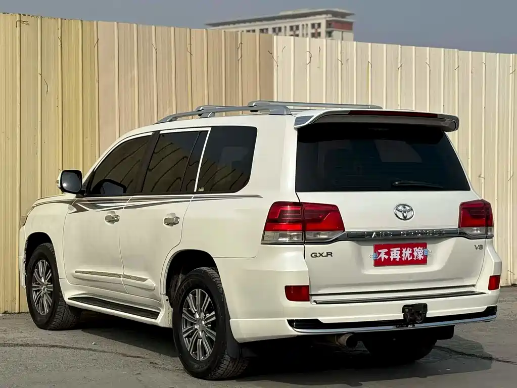Toyota Land Cruiser 2016 — фото 9