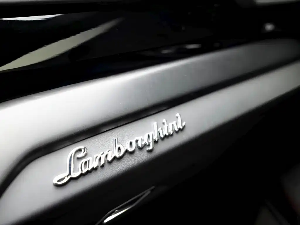 Lamborghini Urus 2022 — фото 9