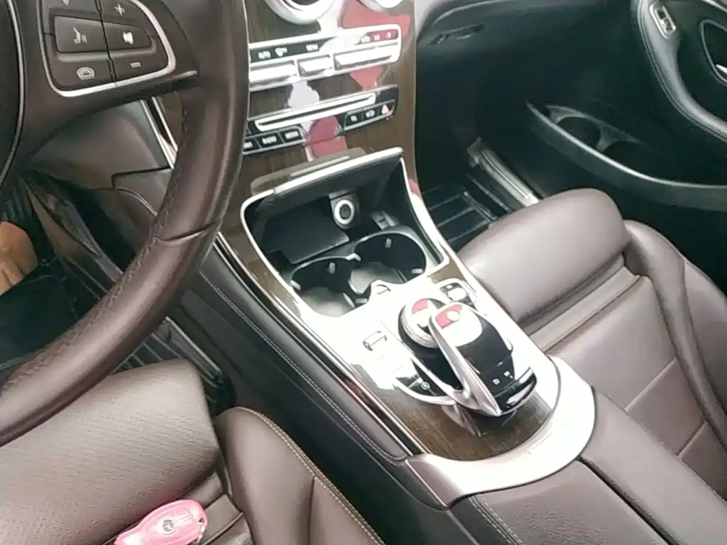 Mercedes-Benz GLC 2018 — фото 14