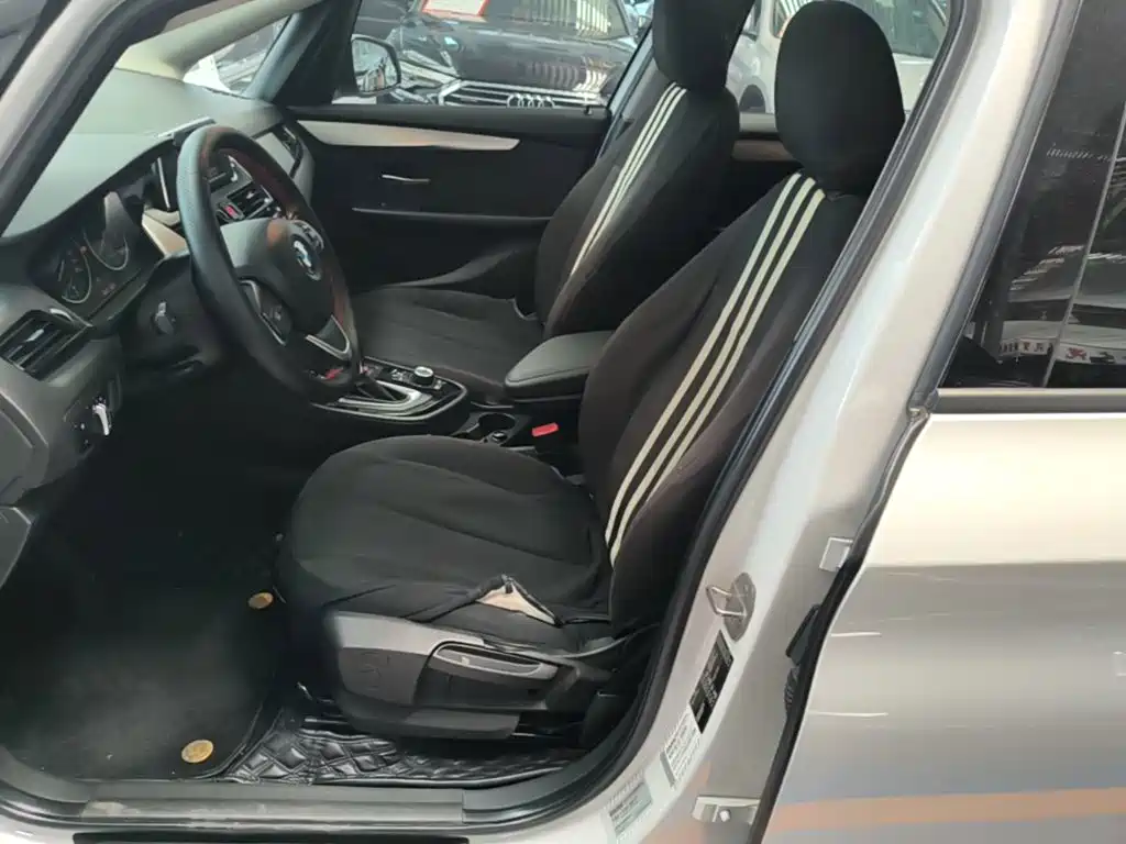 BMW 2 Series Active Tourer 2016 — фото 15
