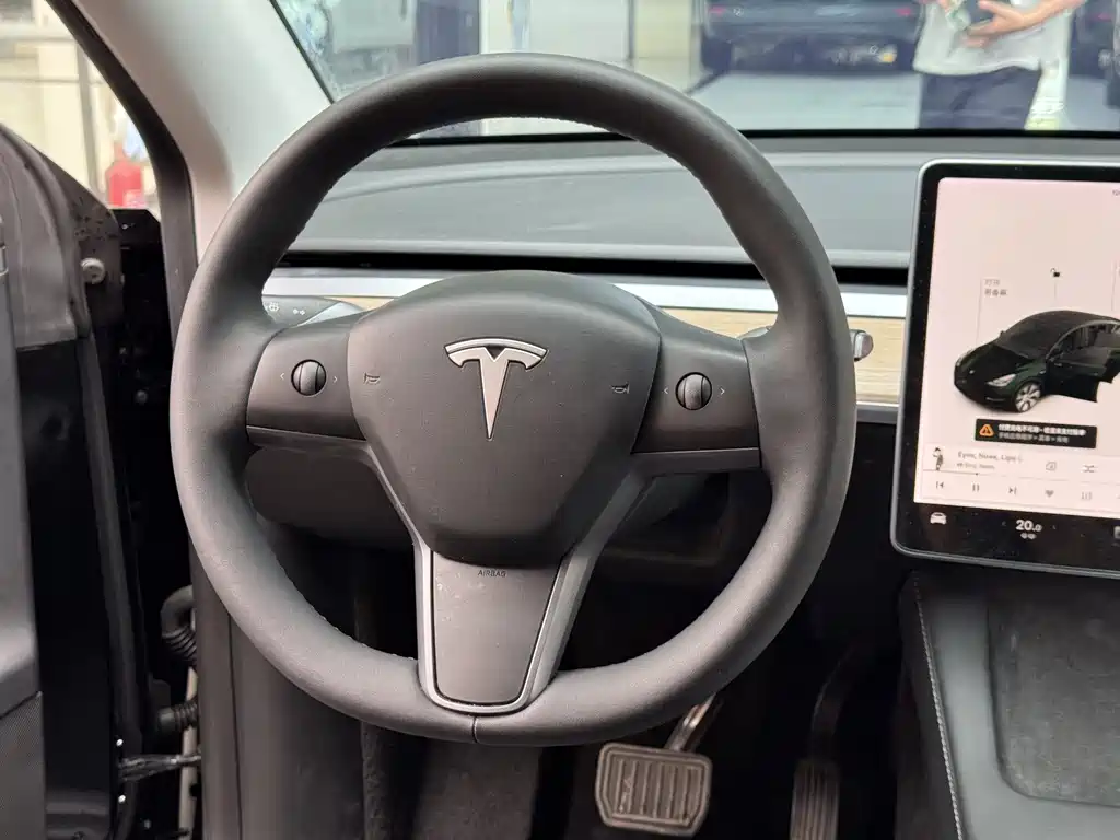 Tesla Model Y 2021 — фото 11