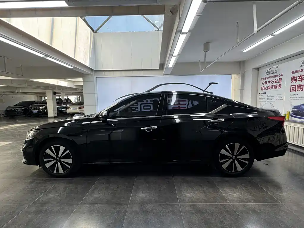 Nissan Teana 2022