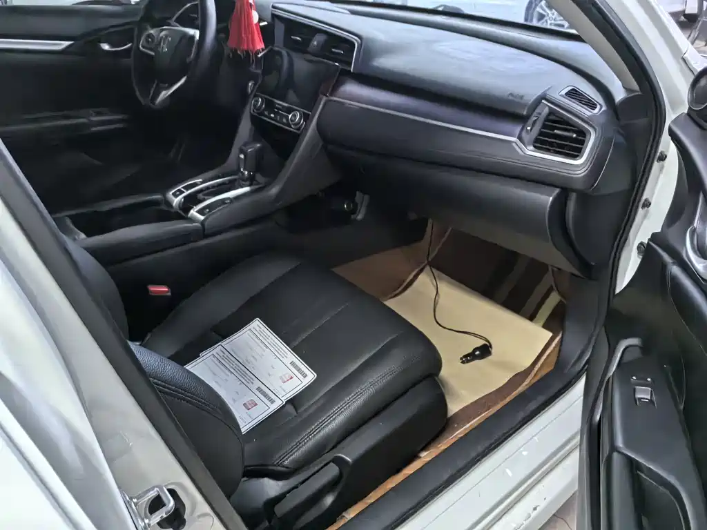 Honda Civic 2019 — фото 11