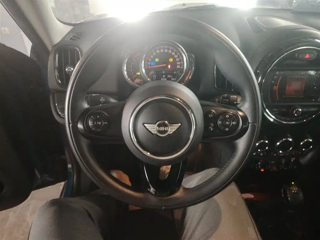 MINI Countryman 2018 — фото 11