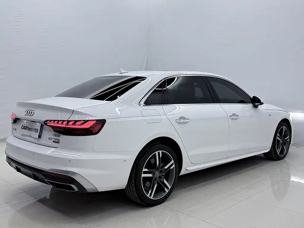 Audi A4L 2022 — фото 13