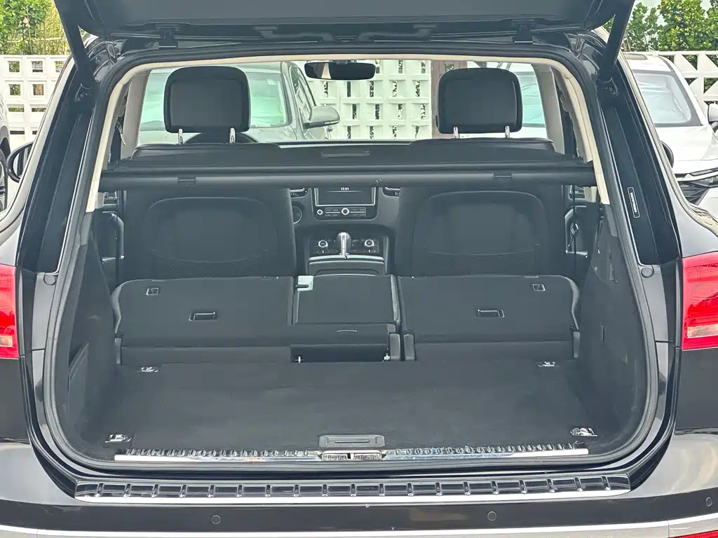 Volkswagen Touareg 2017 — фото 26