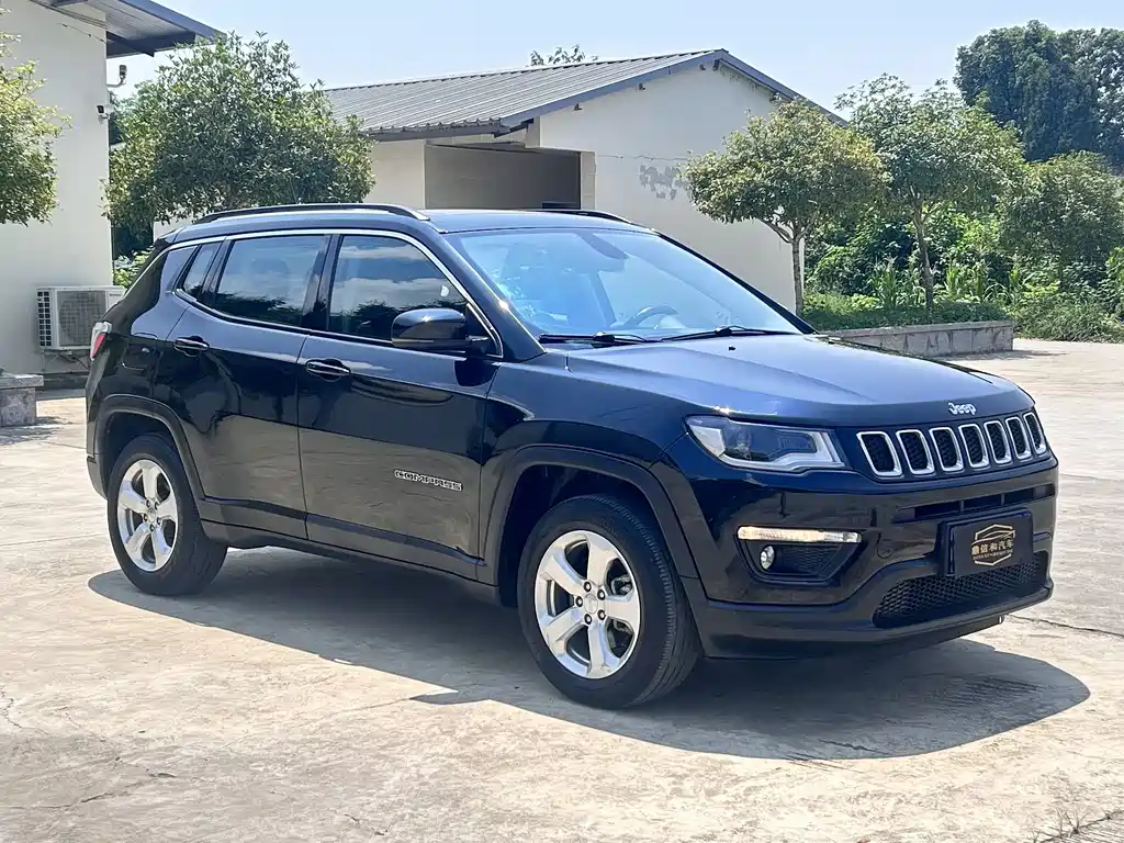 Jeep Compass 2018 — фото 3