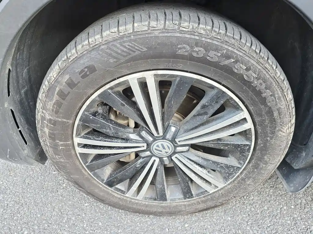 Volkswagen Tiguan L 2018 — фото 15