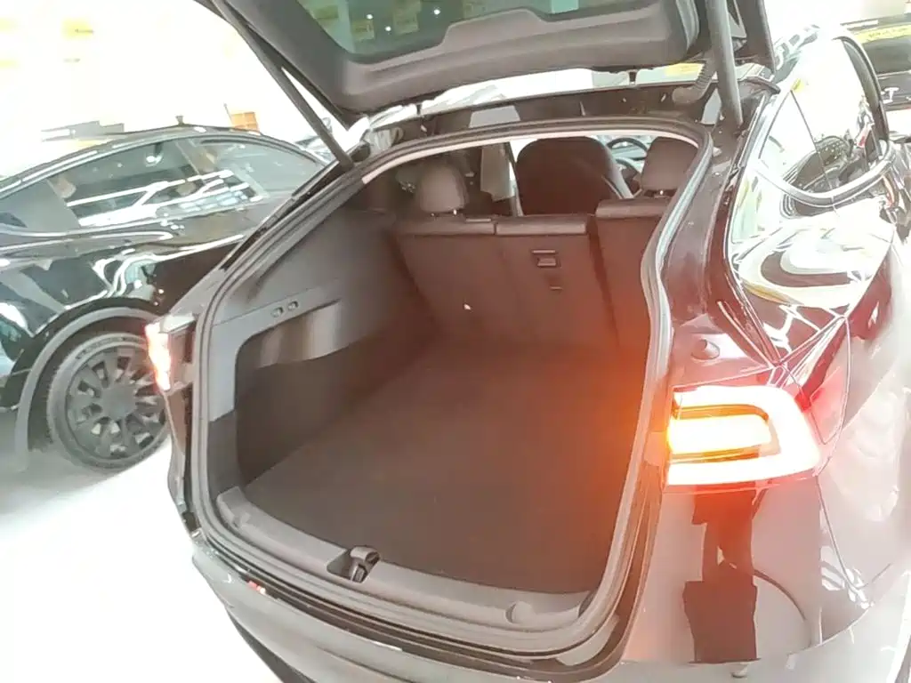 Tesla Model Y 2023 — фото 19