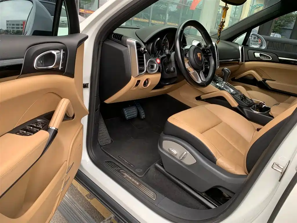 Porsche Cayenne 2015 — фото 4