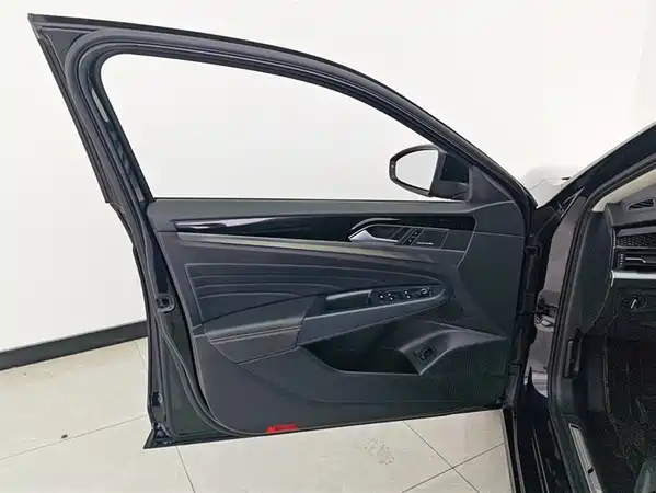 Volkswagen Passat 2023