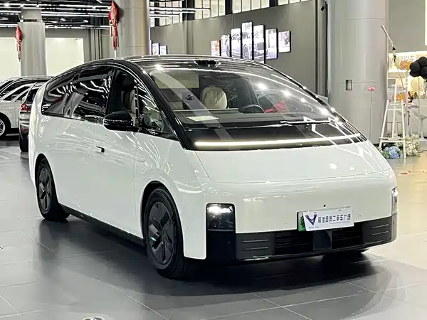 Li Auto MEGA 2025