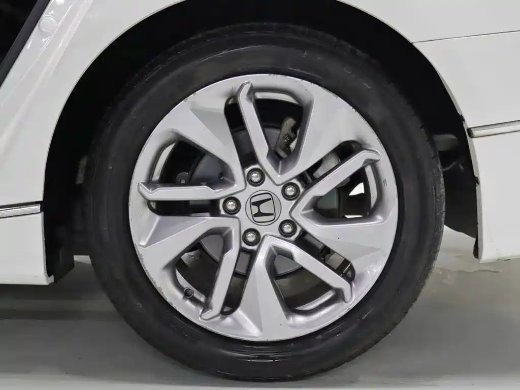 Honda Accord 2018 — фото 13