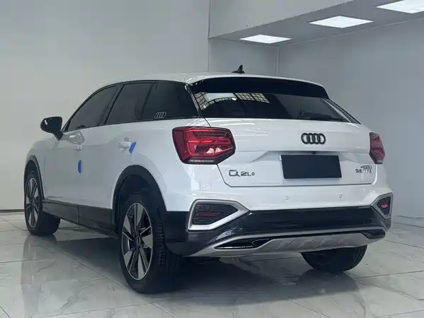 Audi Q2L 2023