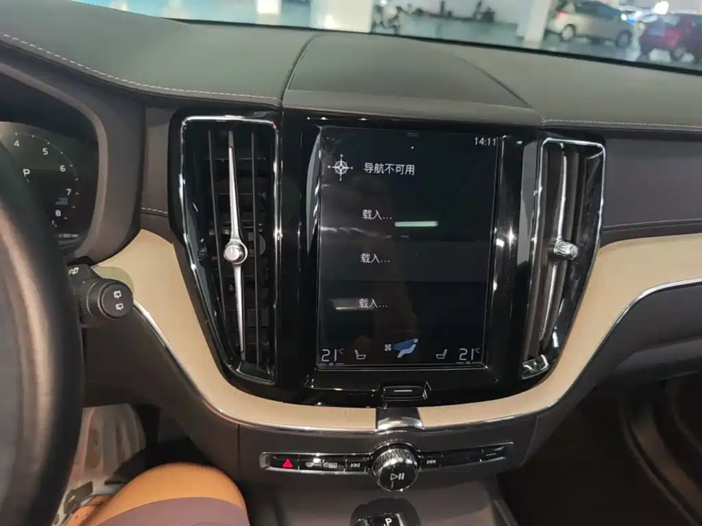 Volvo XC60 2021 — фото 13