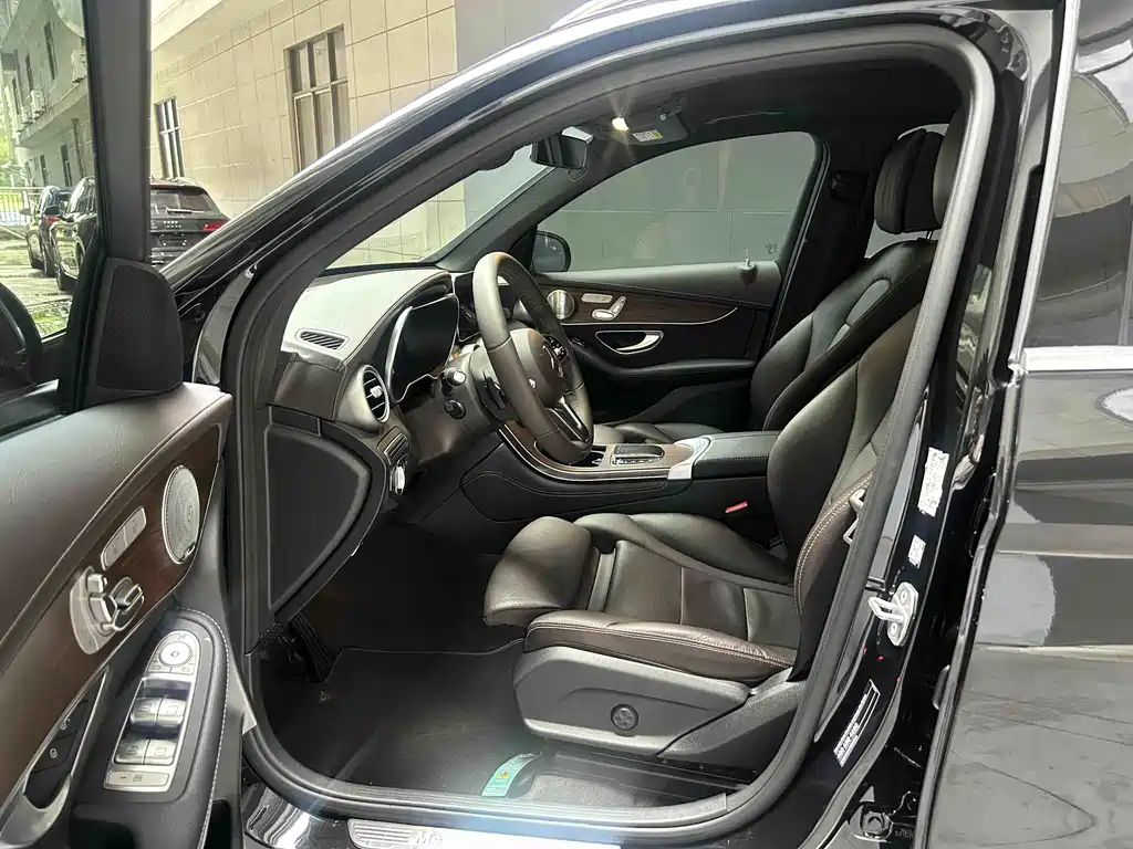 Mercedes-Benz GLC 2021