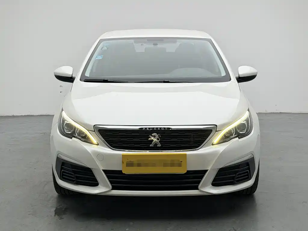 Peugeot 308 2017 — фото 2