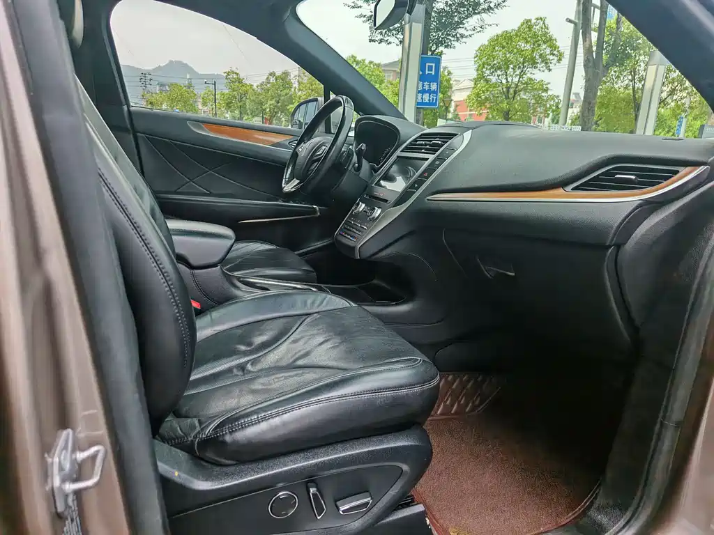 Lincoln MKC 2018 — фото 13