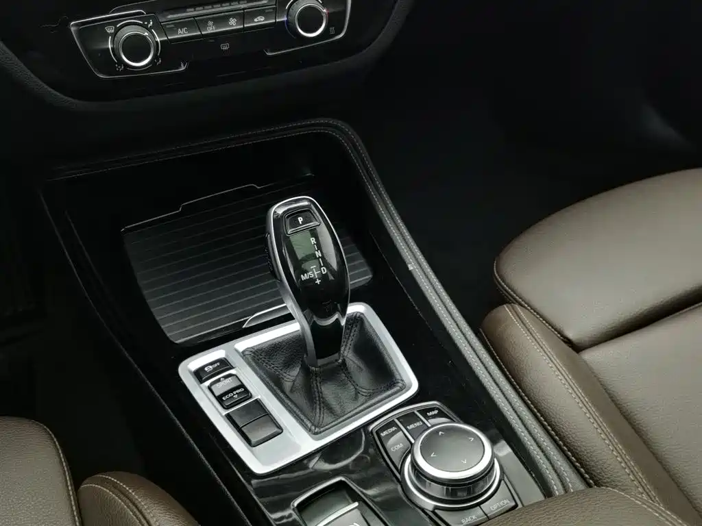 BMW 1 Series 2023 — фото 13