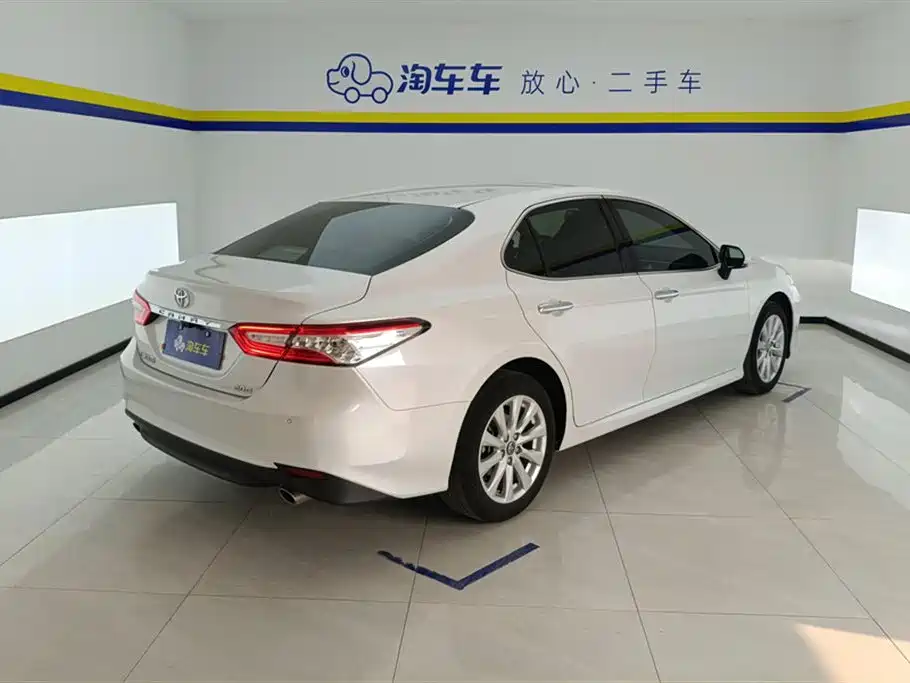 Toyota Camry 2020 — фото 3