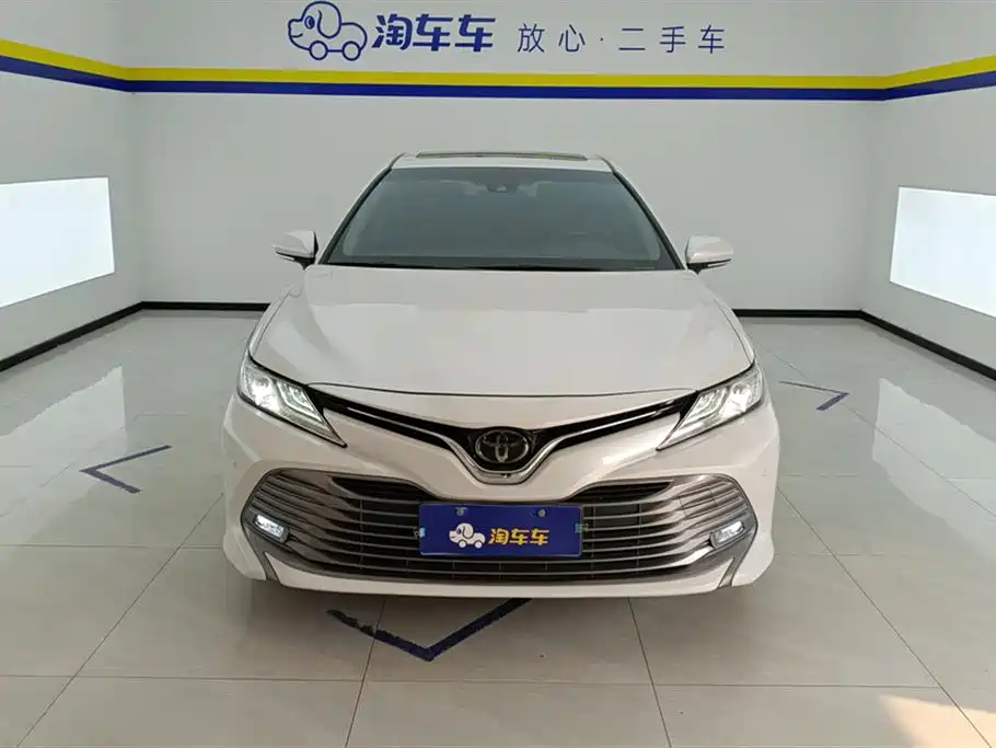 Toyota Camry 2020 — фото 2