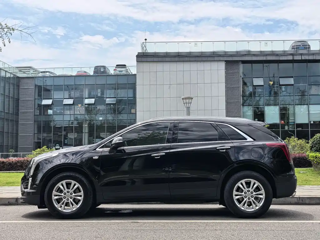 Cadillac XT5 2021 — фото 2