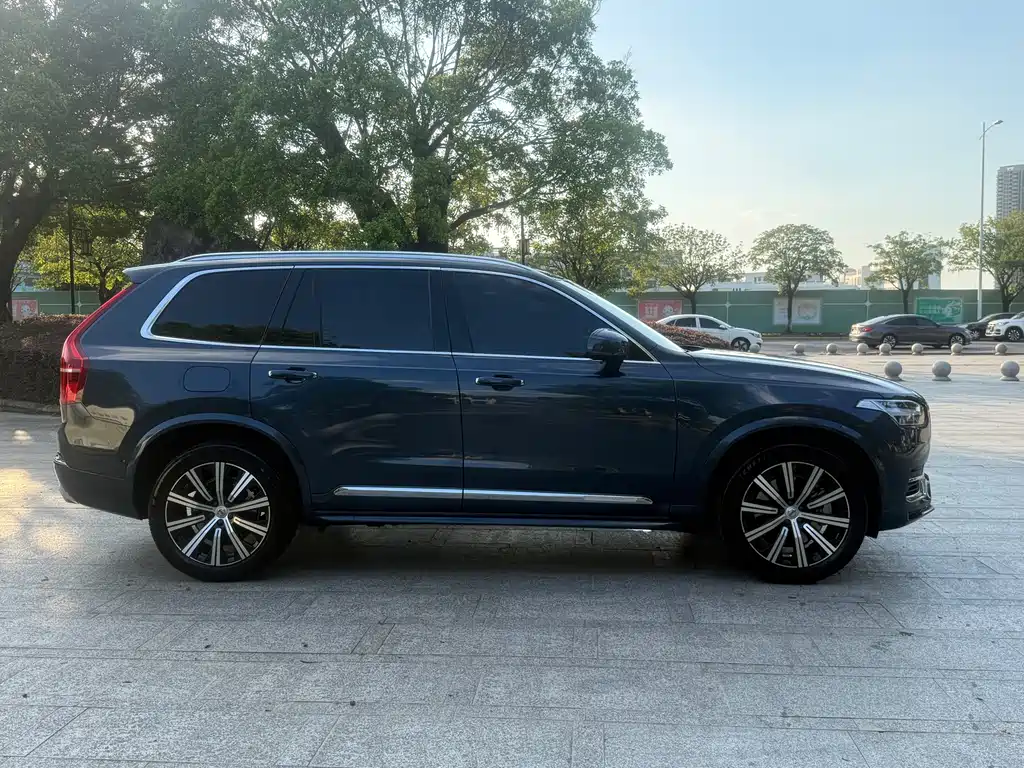 Volvo XC90 Plug-In Hybrid 2021 — фото 10