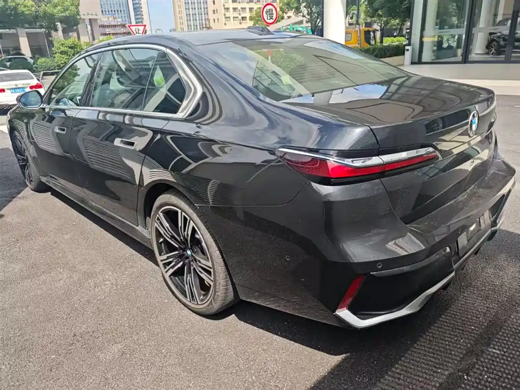 BMW 7 Series 2025