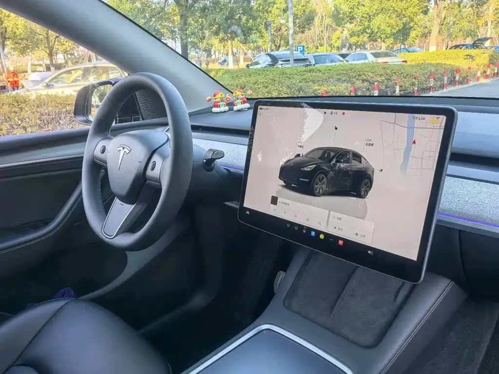 Tesla Model Y 2023 — фото 13