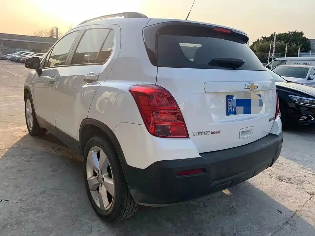Chevrolet Trax 2015 — фото 8