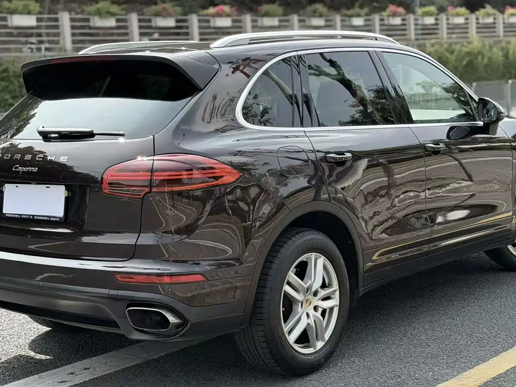 Porsche Cayenne 2015 — фото 8