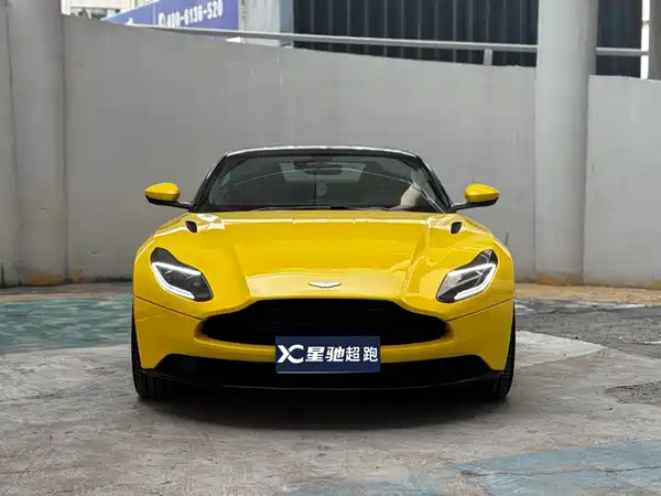 Aston Martin DB11 2019
