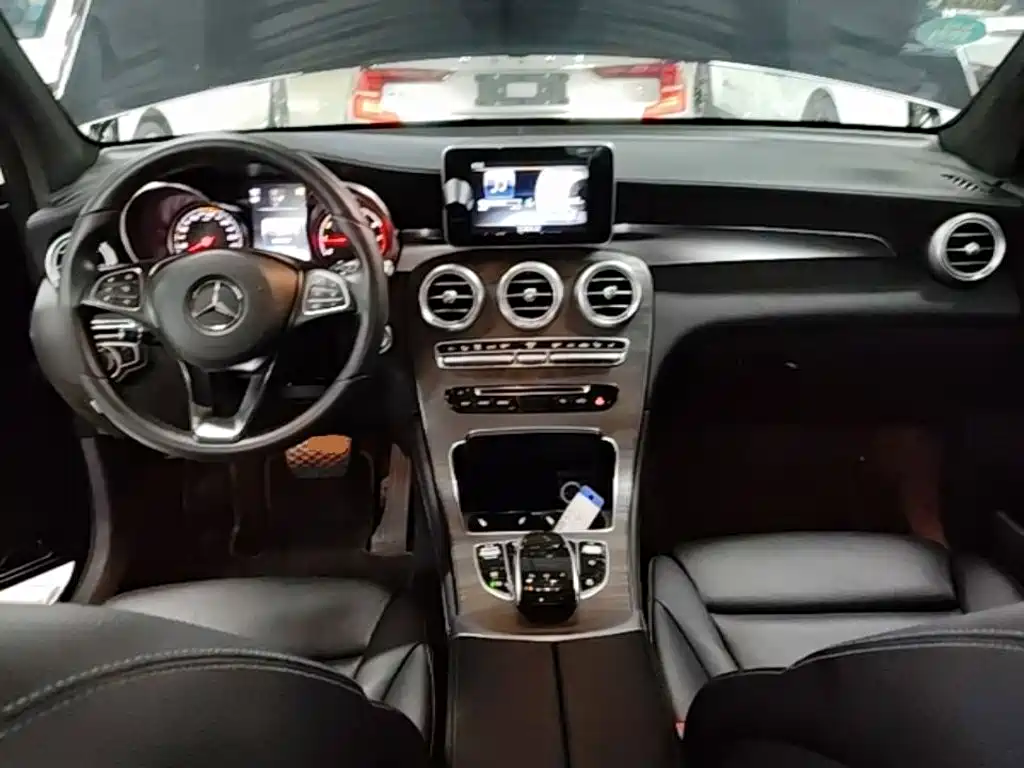 Mercedes-Benz GLC 2016 — фото 10