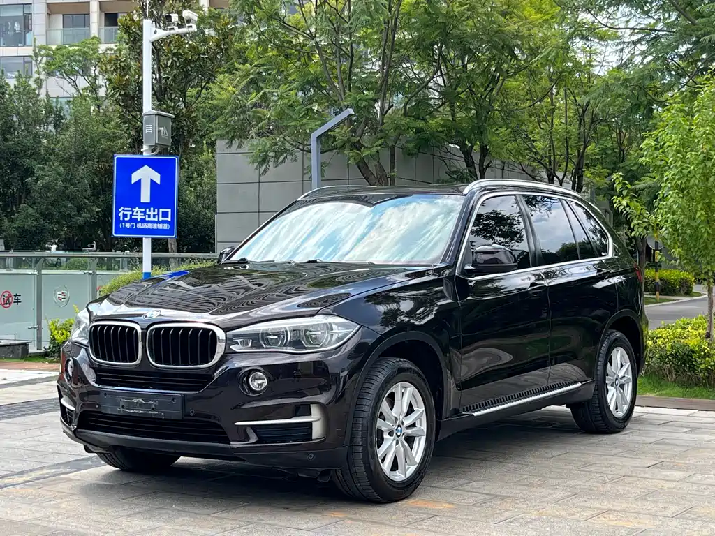 BMW X5 2018 — фото 1
