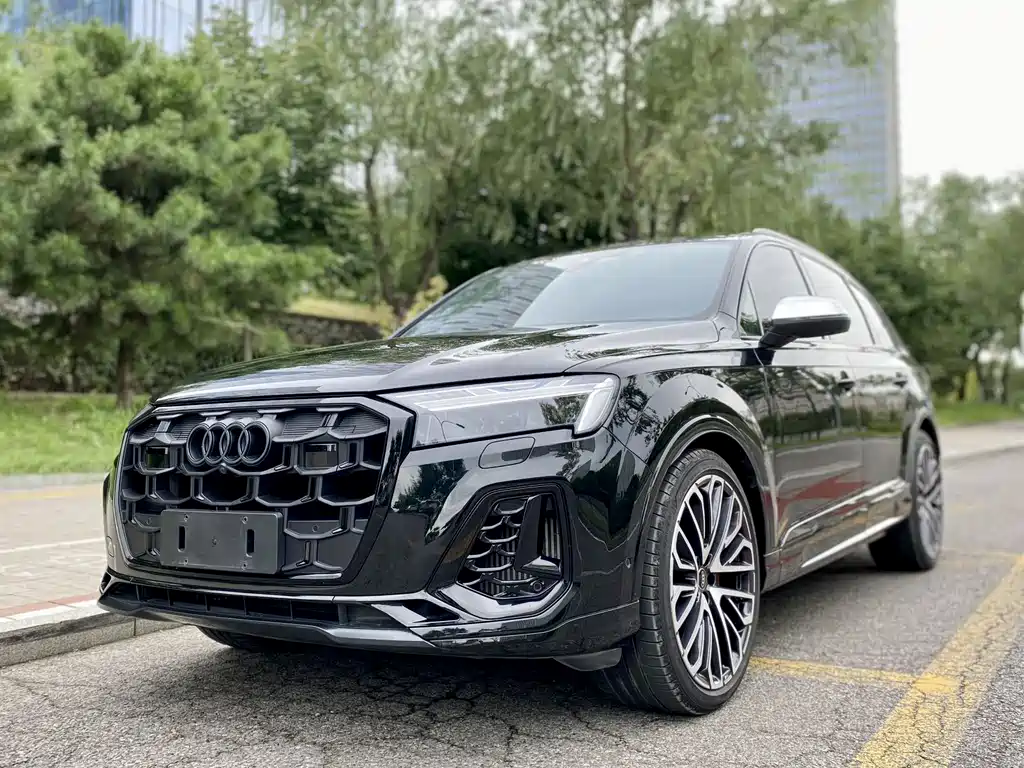 Audi SQ7 2025 — фото 1