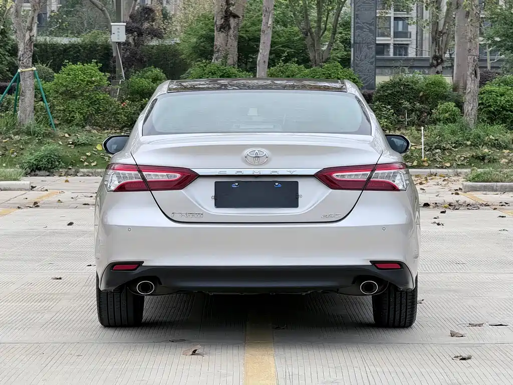 Toyota Camry 2021 — фото 5