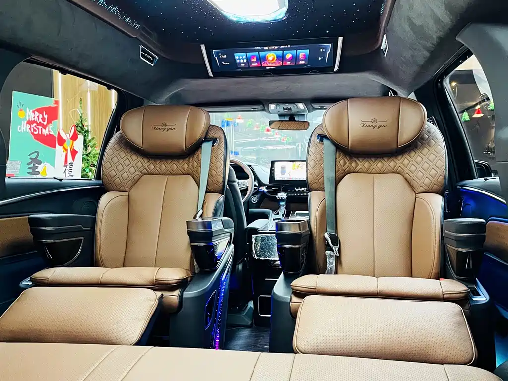 Toyota Sienna — фото 9