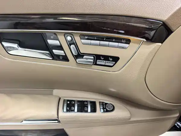 Mercedes-Benz S-Class 2012
