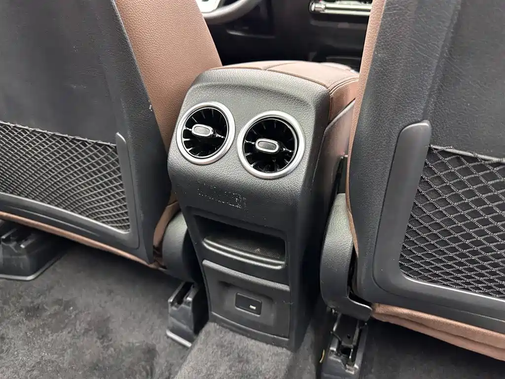 Mercedes-Benz GLB 2023 — фото 23